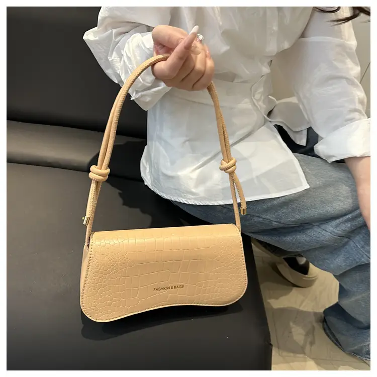 White Pure Texture Armpit Bag for Women 2025 — feature 18