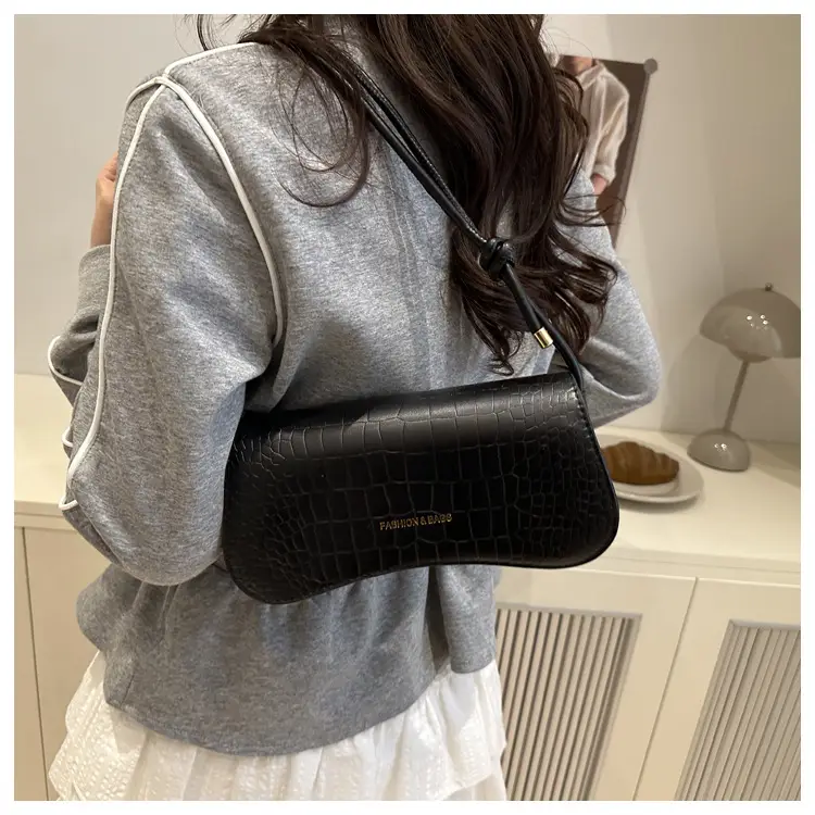 White Pure Texture Armpit Bag for Women 2025 — feature 23