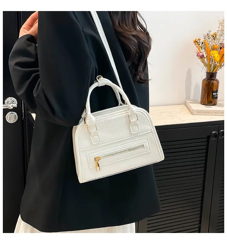 Women's Zipper Shoulder Bag Brown Leather Cartoon Style — feature 14