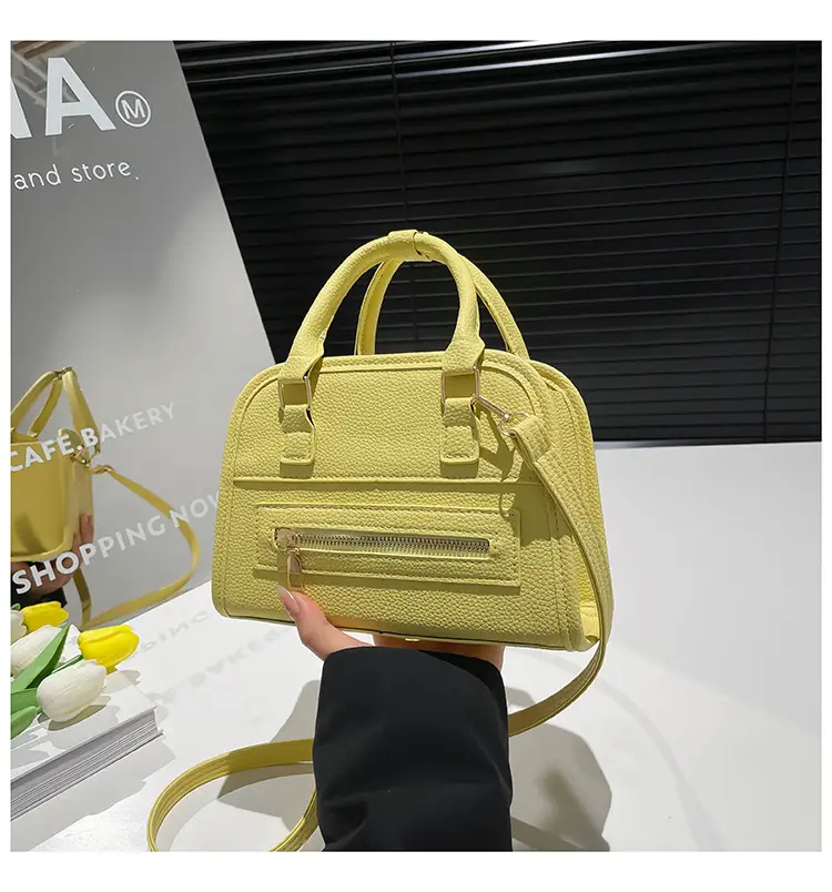 Women's Zipper Shoulder Bag Brown Leather Cartoon Style — feature 29