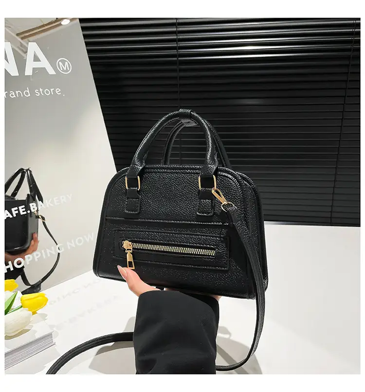 Women's Zipper Shoulder Bag Brown Leather Cartoon Style — feature 30