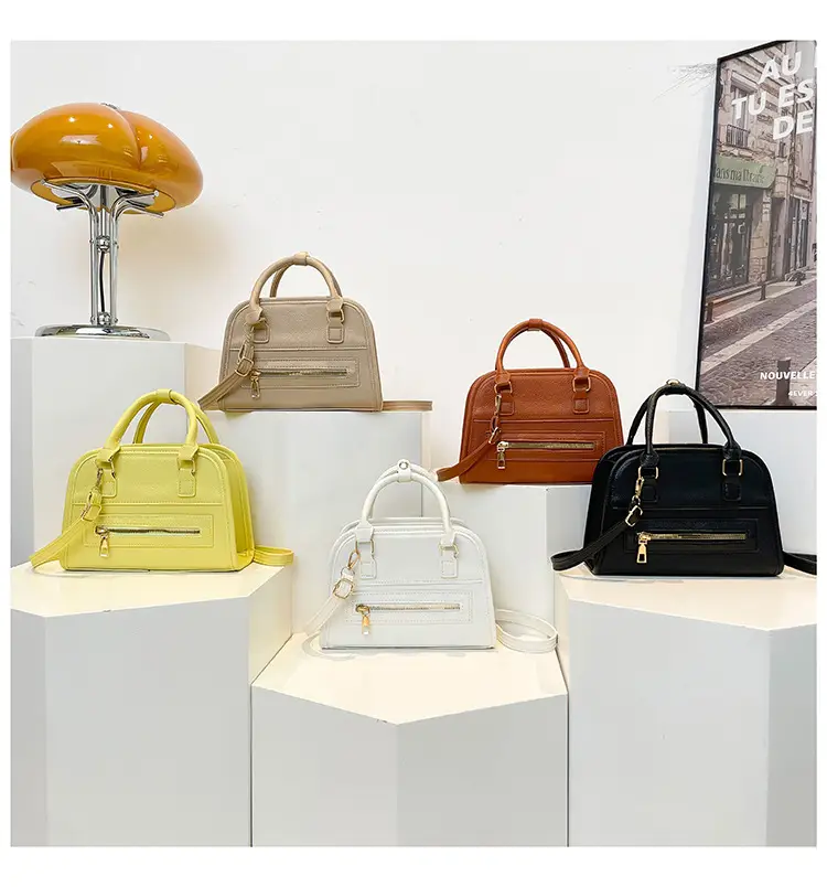 Women's Zipper Shoulder Bag Brown Leather Cartoon Style — feature 33