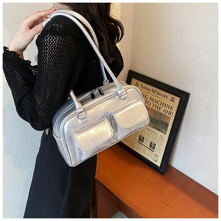 Black Crossbody Shoulder Bag for Women 2025 — feature 17
