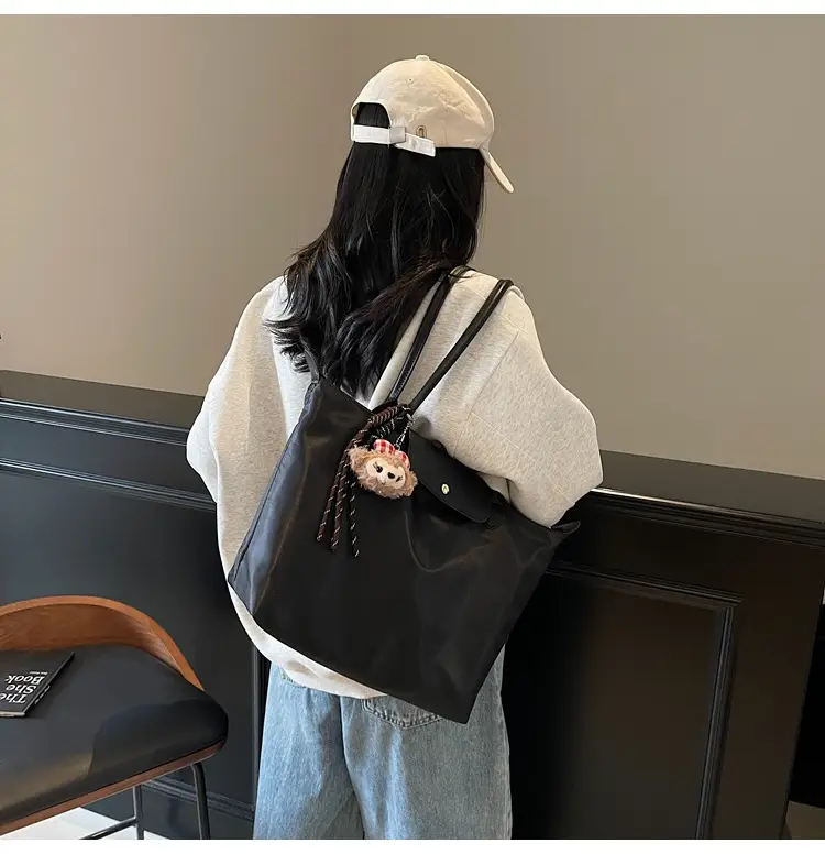 Women Cross-Border Soft Tote Bag Cream 2026 — feature 12