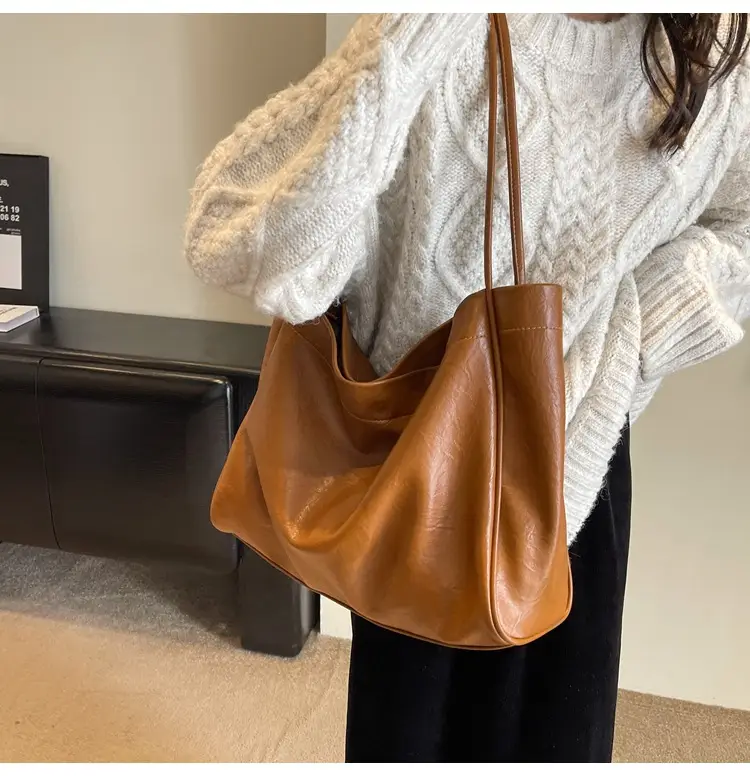 Brown Large Capacity Women's Leather Tote Bag — feature 13