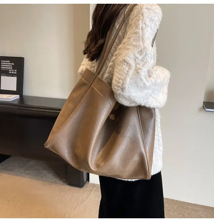 Brown Large Capacity Women's Leather Tote Bag — feature 16
