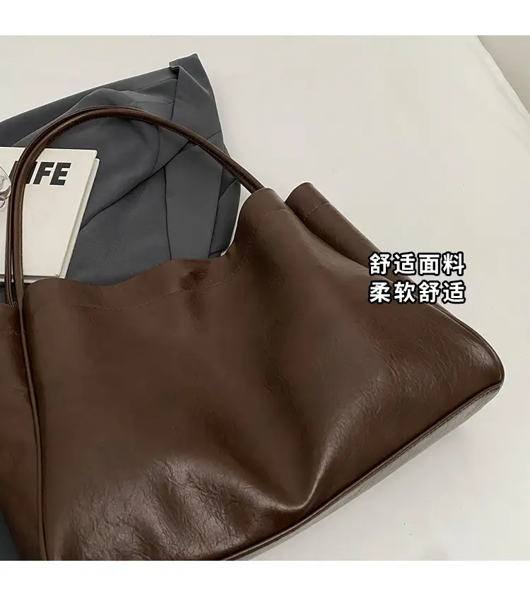Brown Large Capacity Women's Leather Tote Bag — feature 2