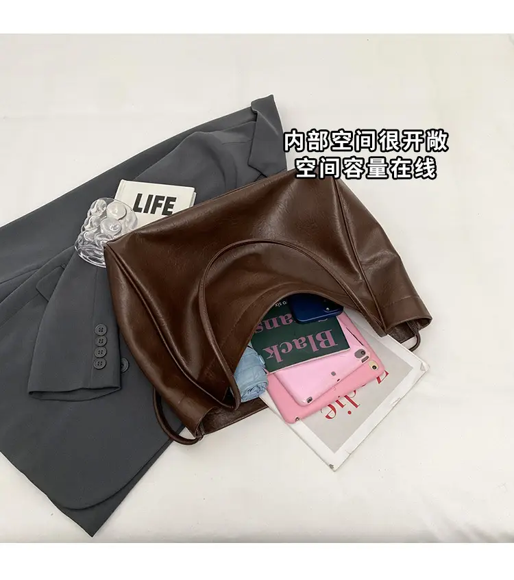 Brown Large Capacity Women's Leather Tote Bag — feature 5