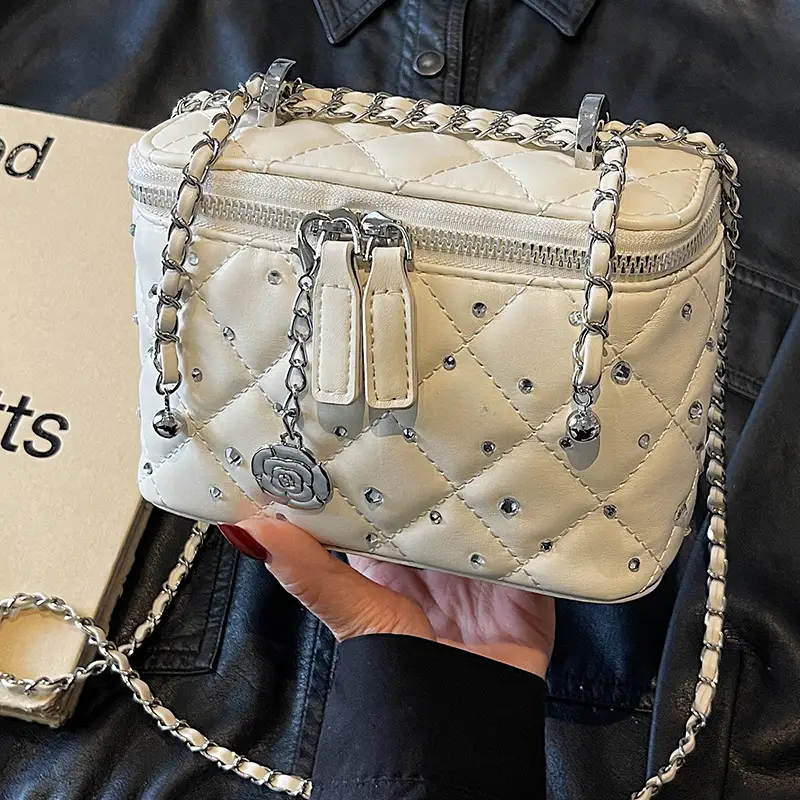 Quilted Chain Shoulder Bag Cream 2026 - Image 7
