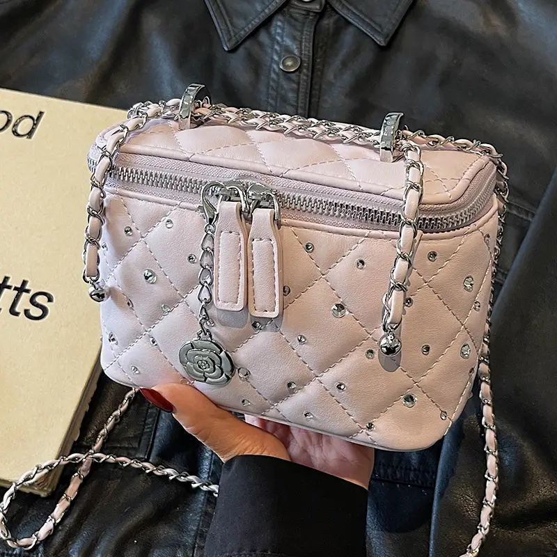 Quilted Chain Shoulder Bag Cream 2026 - Image 8