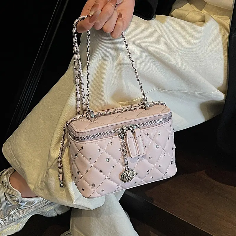 Quilted Chain Shoulder Bag Cream 2026 - Image 10