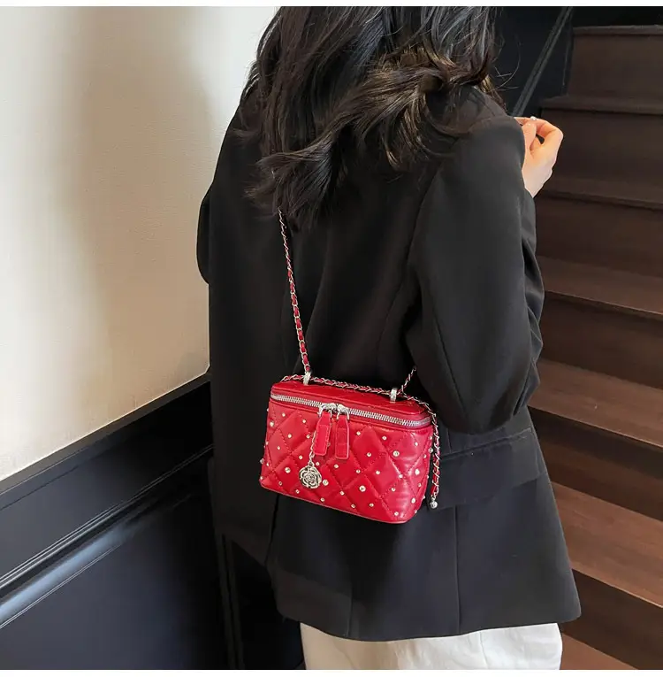 Quilted Chain Shoulder Bag Cream 2026 — feature 36