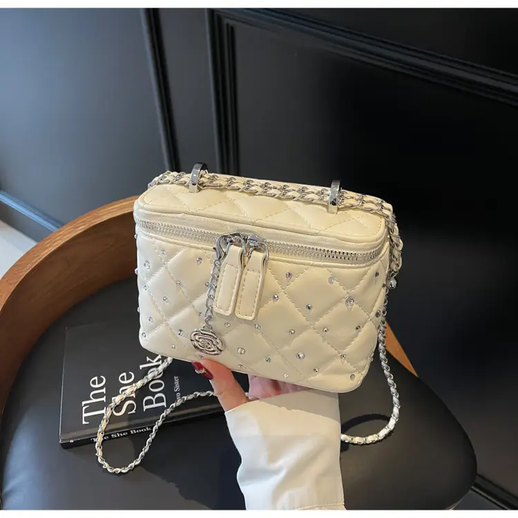 Quilted Chain Shoulder Bag Cream 2026 - Image 2