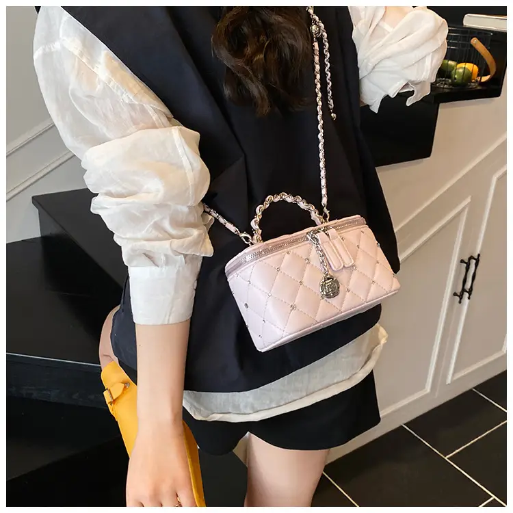 Pink Rhombina Chain Shoulder Bag for Women 2025 — feature 21