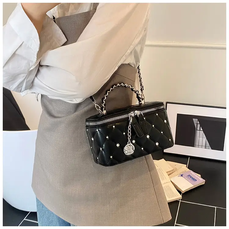 Pink Rhombina Chain Shoulder Bag for Women 2025 — feature 27