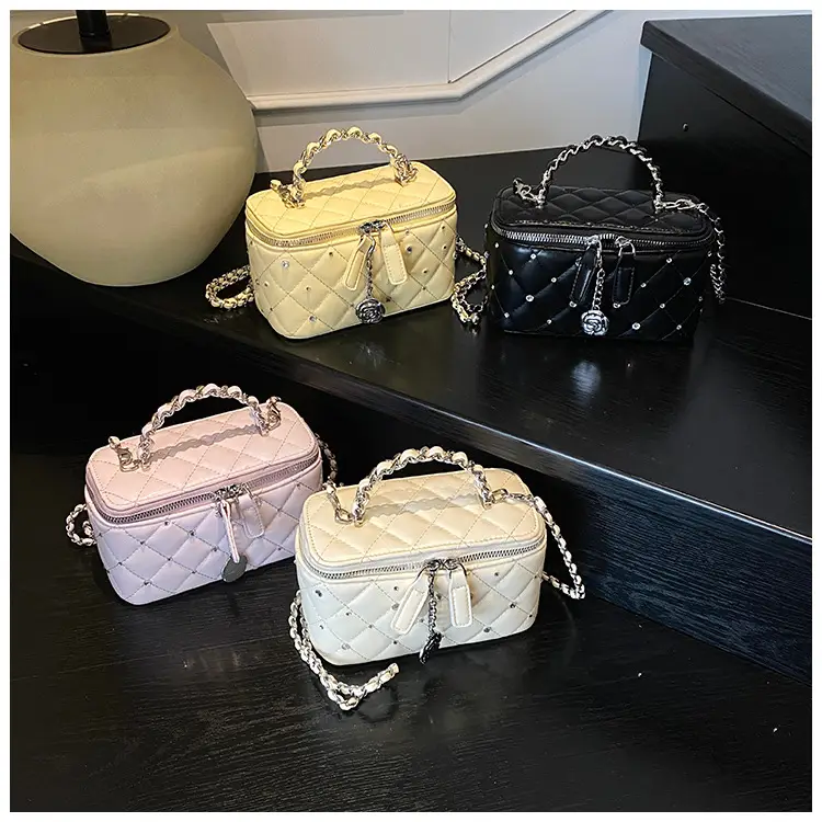 Pink Rhombina Chain Shoulder Bag for Women 2025 — feature 9