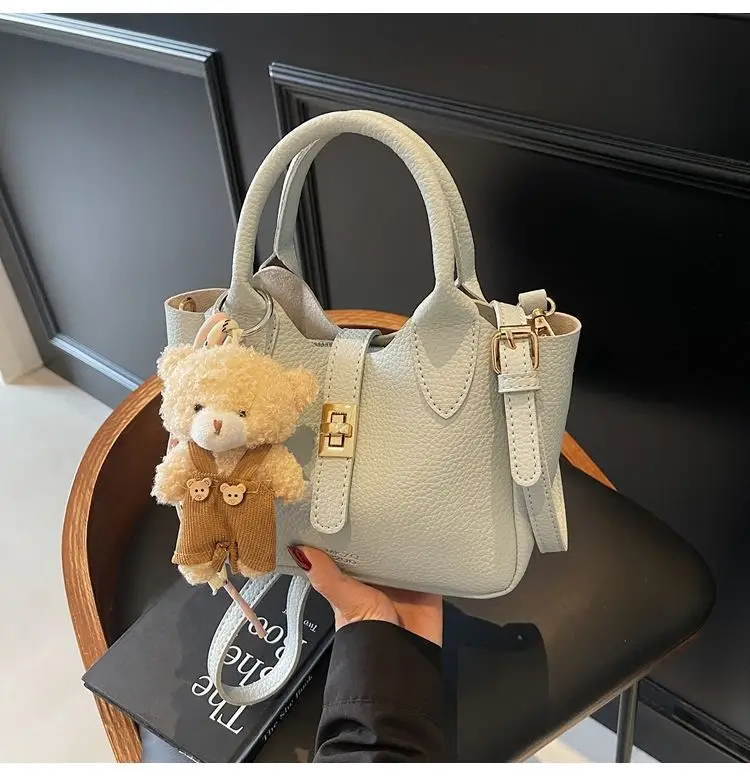 Women's Beige Leather Shoulder Crossbody Bag 2026 — feature 33