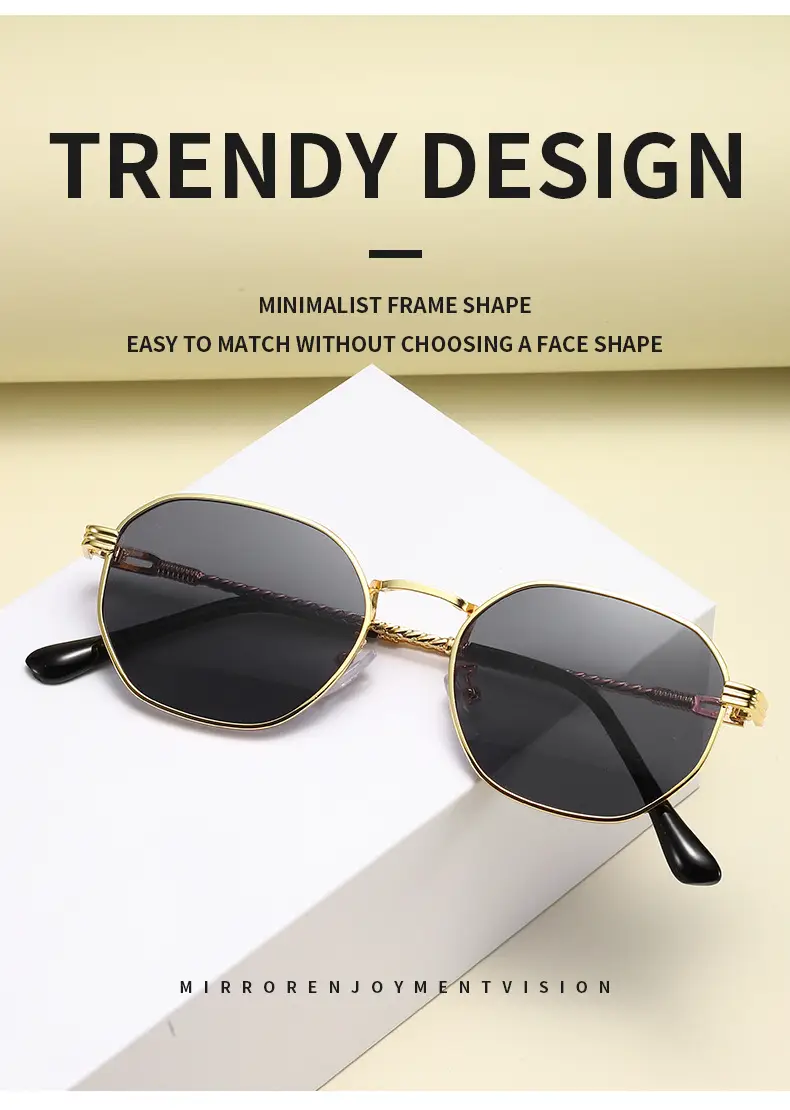 Square Sunglasses with Anti-UV Gold Frame for Men Women — feature 4