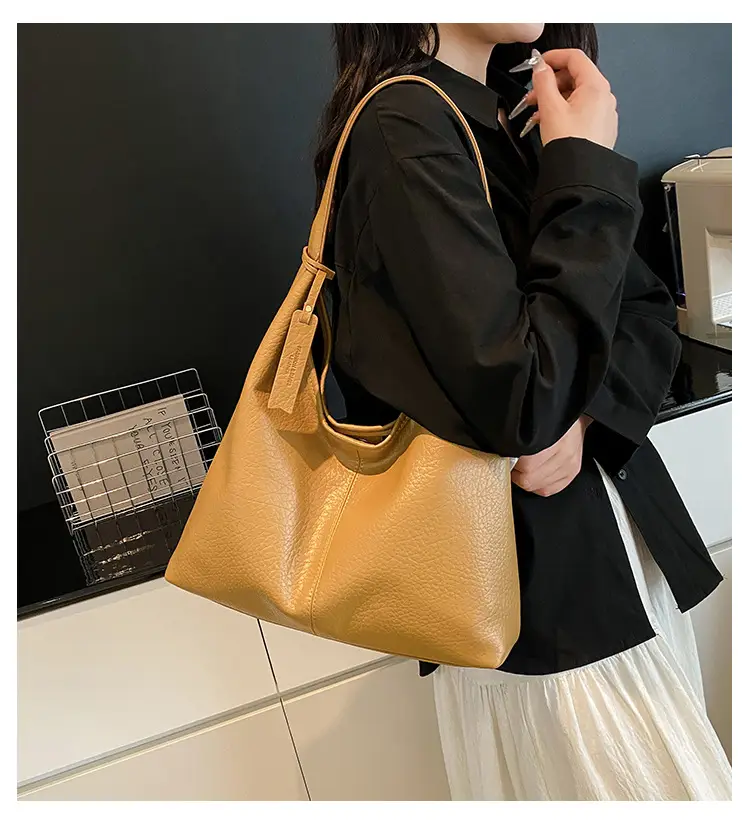 Black Large-Capacity Soft Leather Tote Bag for Women — feature 1