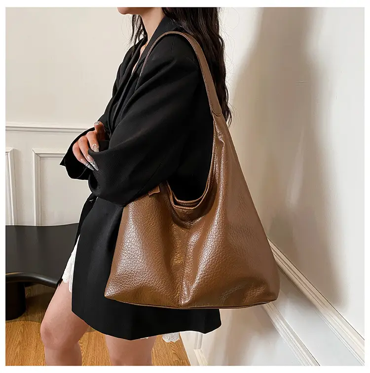 Black Large-Capacity Soft Leather Tote Bag for Women — feature 15