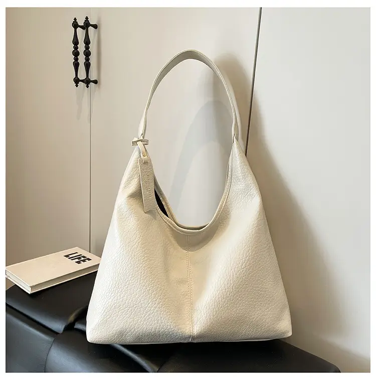 Black Large-Capacity Soft Leather Tote Bag for Women — feature 17