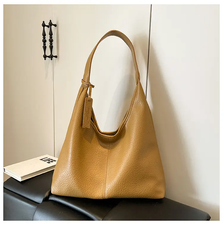 Black Large-Capacity Soft Leather Tote Bag for Women — feature 19