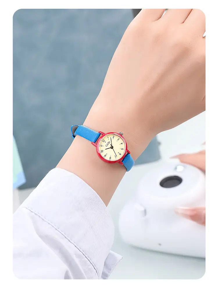 Women's Dopamine Red Quartz Watch Small — feature 11