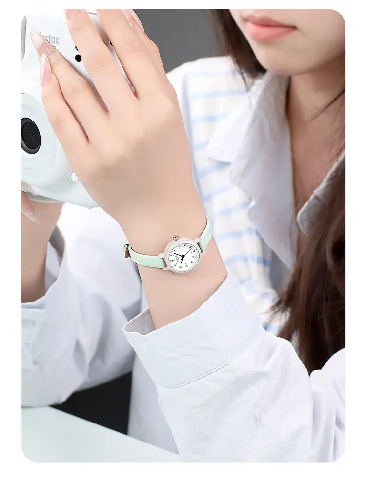 Women's Dopamine Red Quartz Watch Small — feature 15