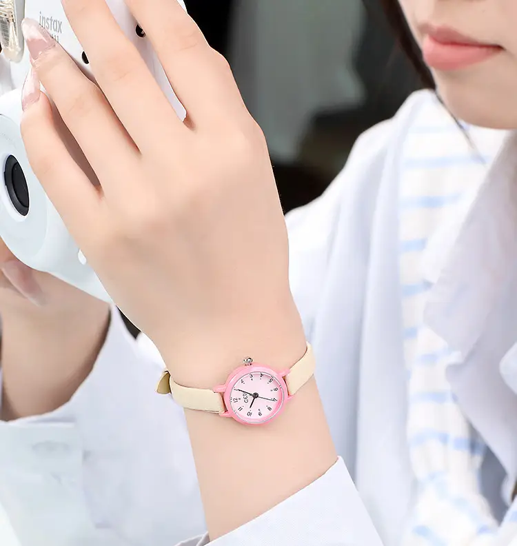Women's Dopamine Red Quartz Watch Small — feature 2