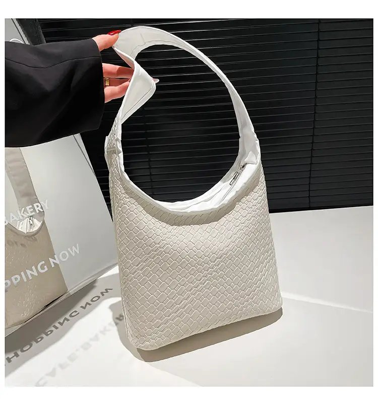 Women's Retro Style Shoulder Bags 2026 New Trend — feature 30