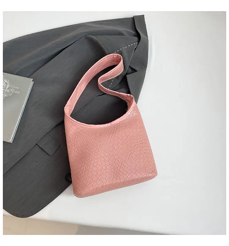 Women's Retro Style Shoulder Bags 2026 New Trend — feature 31
