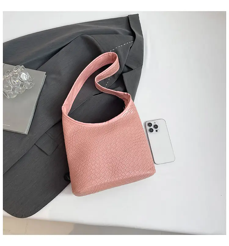 Women's Retro Style Shoulder Bags 2026 New Trend — feature 32