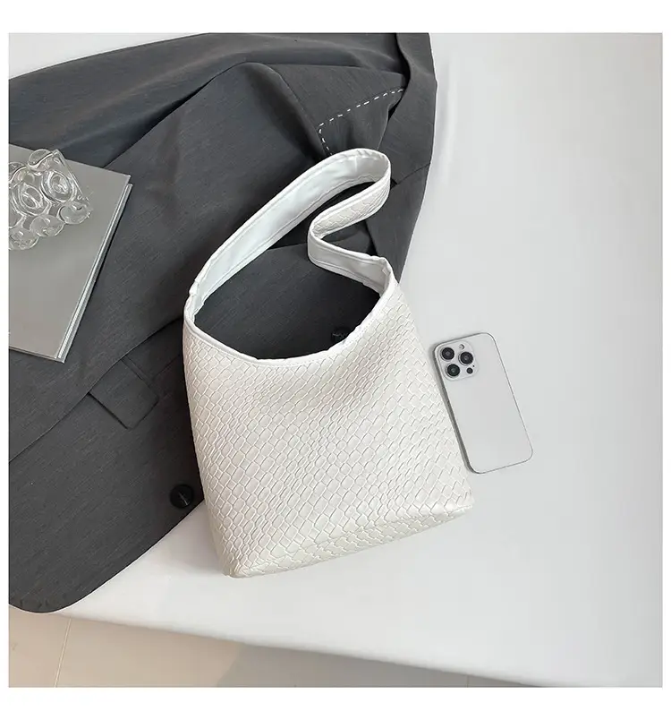 Women's Retro Style Shoulder Bags 2026 New Trend — feature 40