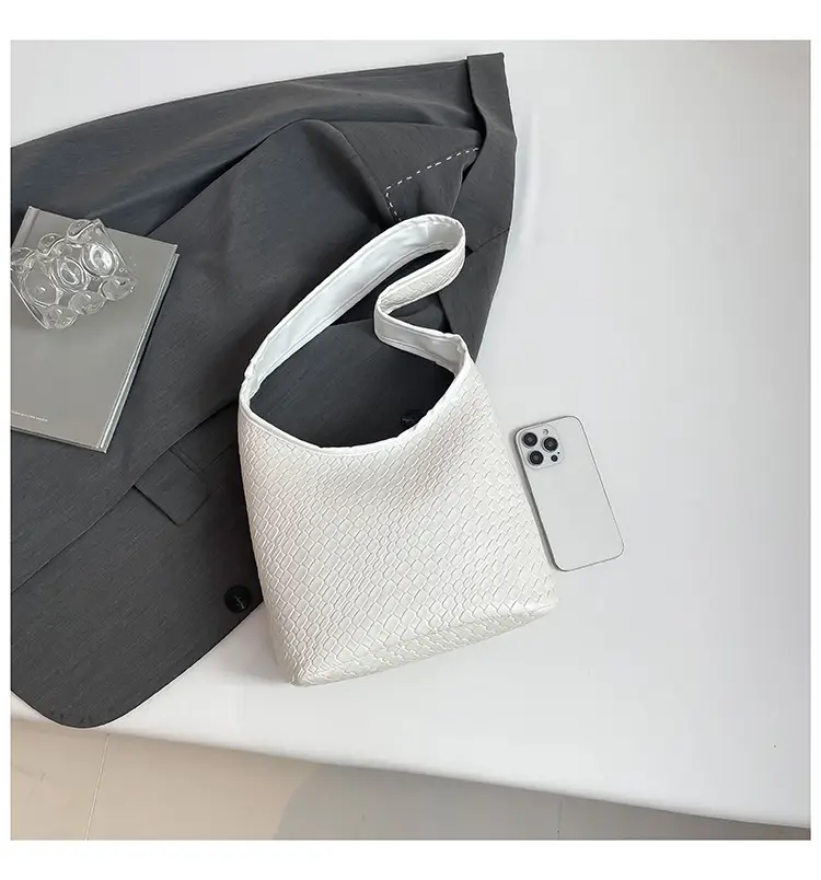 Women's Retro Style Shoulder Bags 2026 New Trend — feature 41