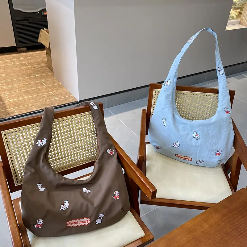 2025 Spring Bag Embroidered Floral Canvas Crossbody Student Bag — feature 1