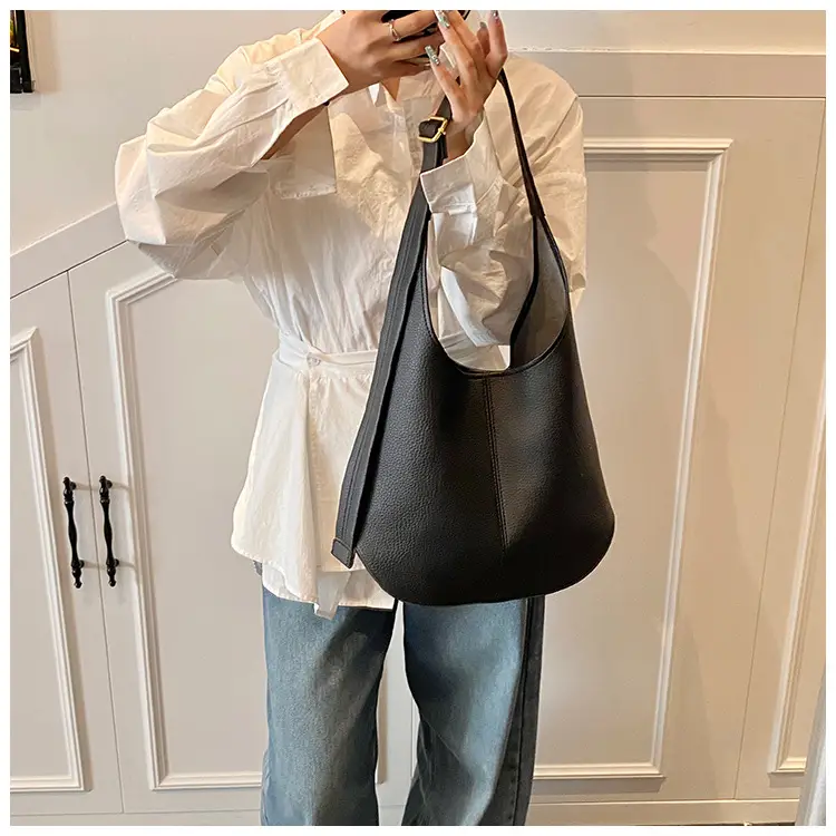 White Leather Shoulder Bag for Women 2025 New — feature 13