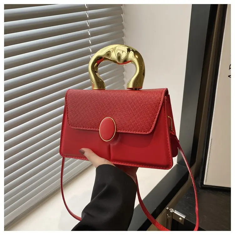 Black Embossed Metal Shoulder Bag for Women 2025 — feature 22