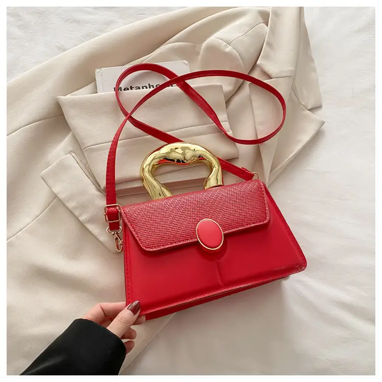 Black Embossed Metal Shoulder Bag for Women 2025 — feature 25