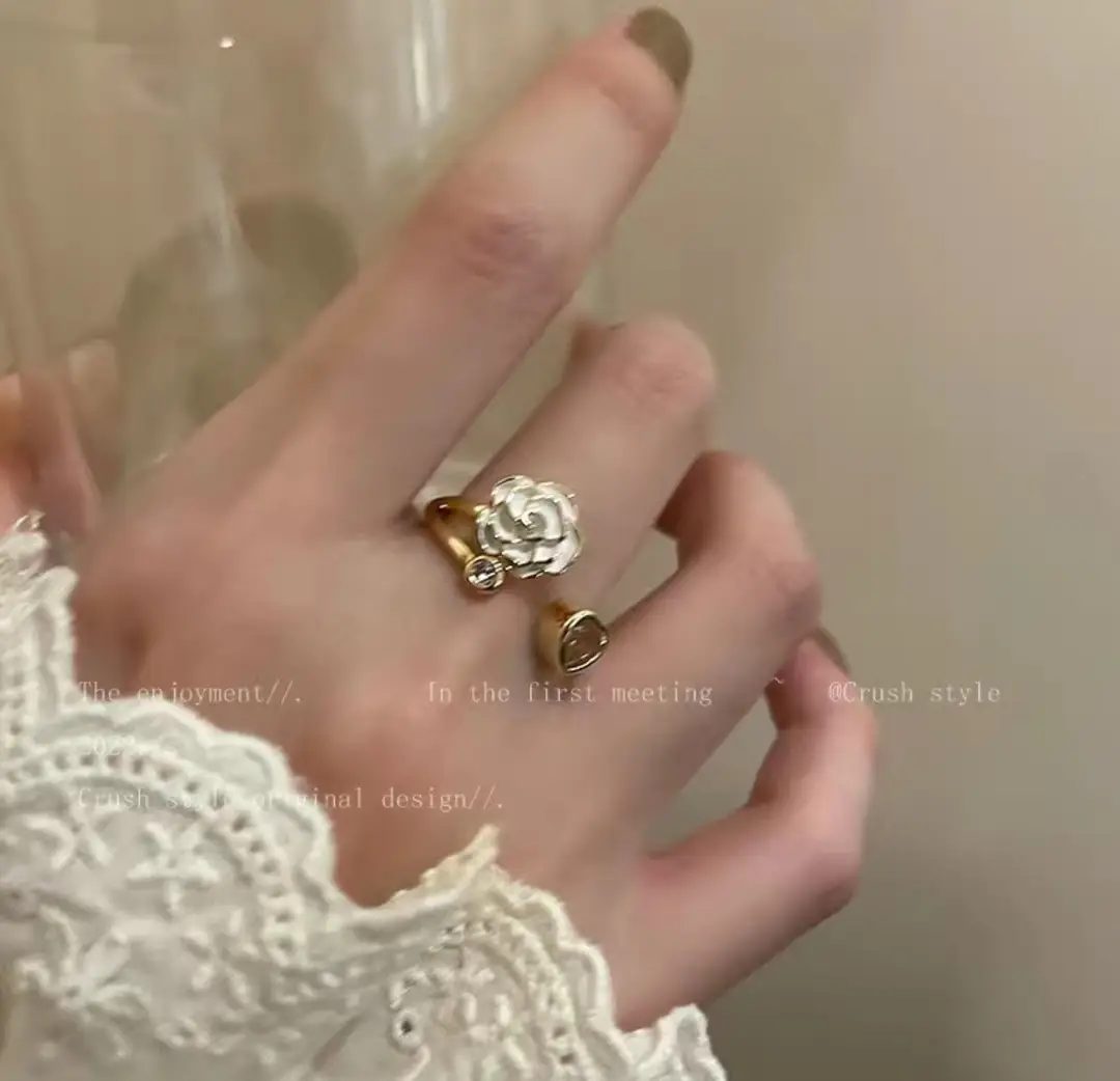 Ins Japanese and Korean Simple Wavy Ring Personalized Ring Niche Design Elegant Popular Tail Ring Finger Set for Women