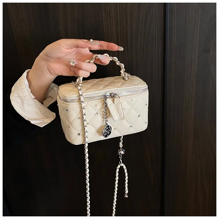 Trendy Quilted Chain Shoulder Bag for Women — feature 14