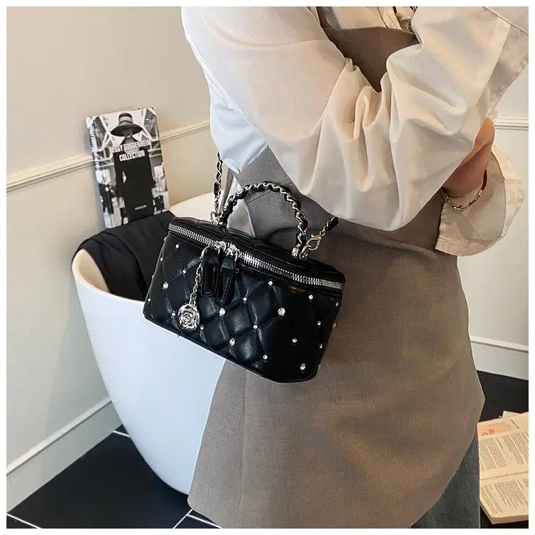 Trendy Quilted Chain Shoulder Bag for Women — feature 18