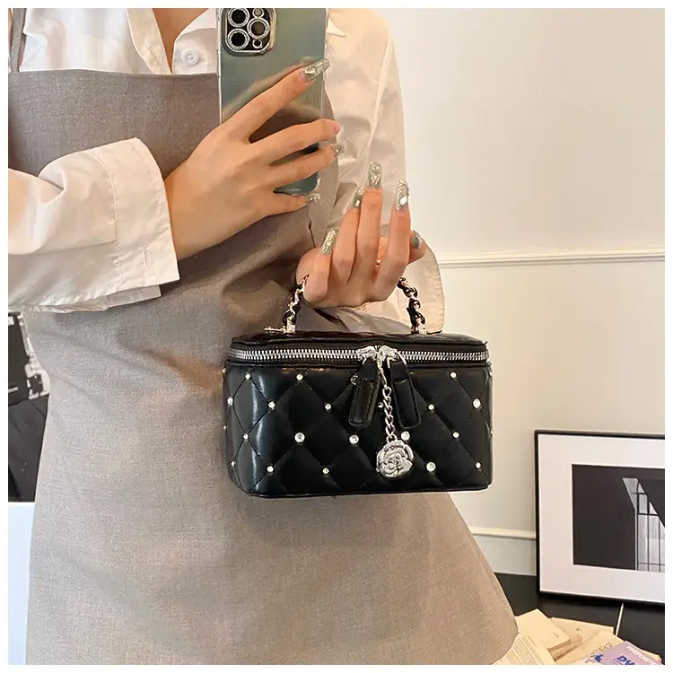 Trendy Quilted Chain Shoulder Bag for Women — feature 19