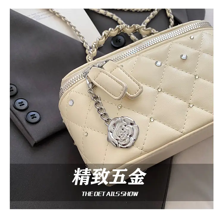 Trendy Quilted Chain Shoulder Bag for Women — feature 3