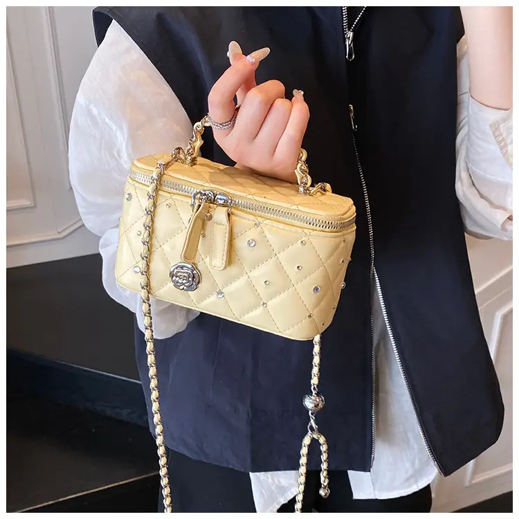 Trendy Quilted Chain Shoulder Bag for Women — feature 8