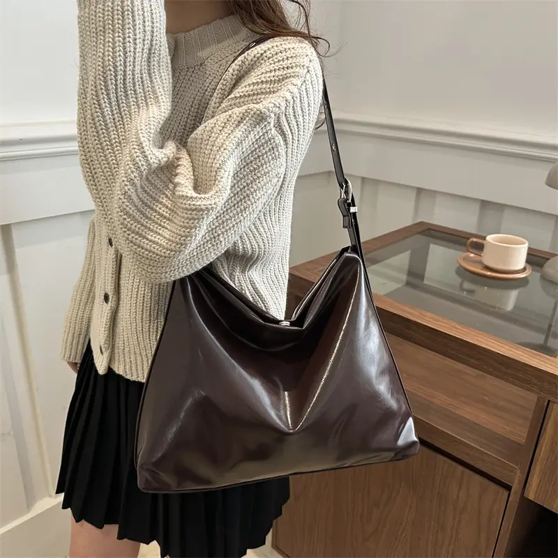 Maroon Leather Crossbody Bag for Women Large Capacity - Image 5