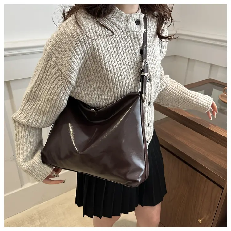 Maroon Leather Crossbody Bag for Women Large Capacity — feature 22