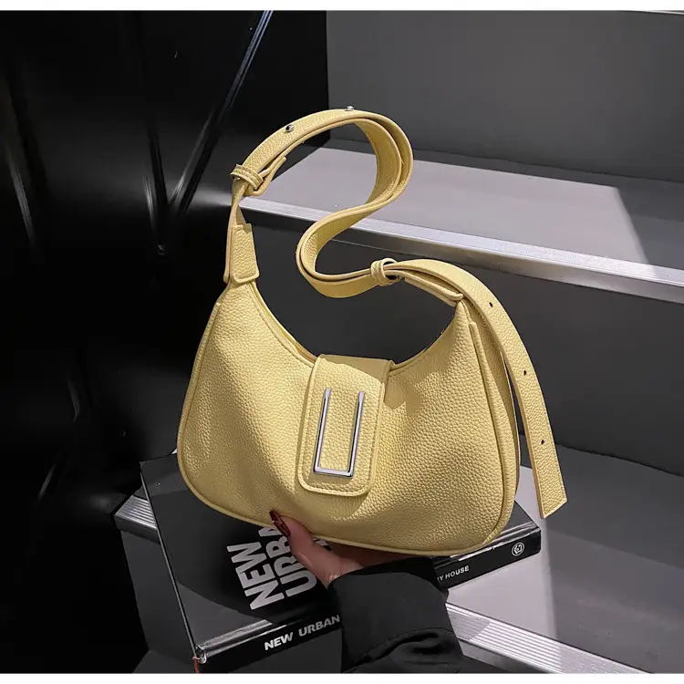 Red Retro Crossbody Bag for Women Summer 2025 — feature 14
