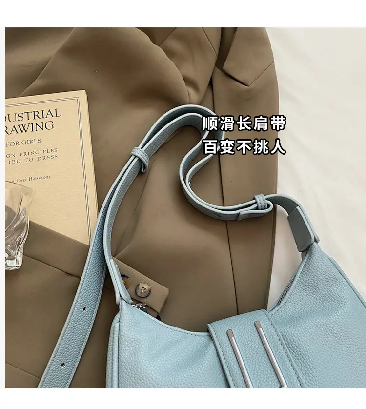 Red Retro Crossbody Bag for Women Summer 2025 — feature 2