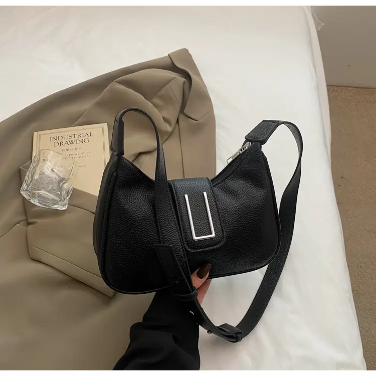 Red Retro Crossbody Bag for Women Summer 2025 — feature 23