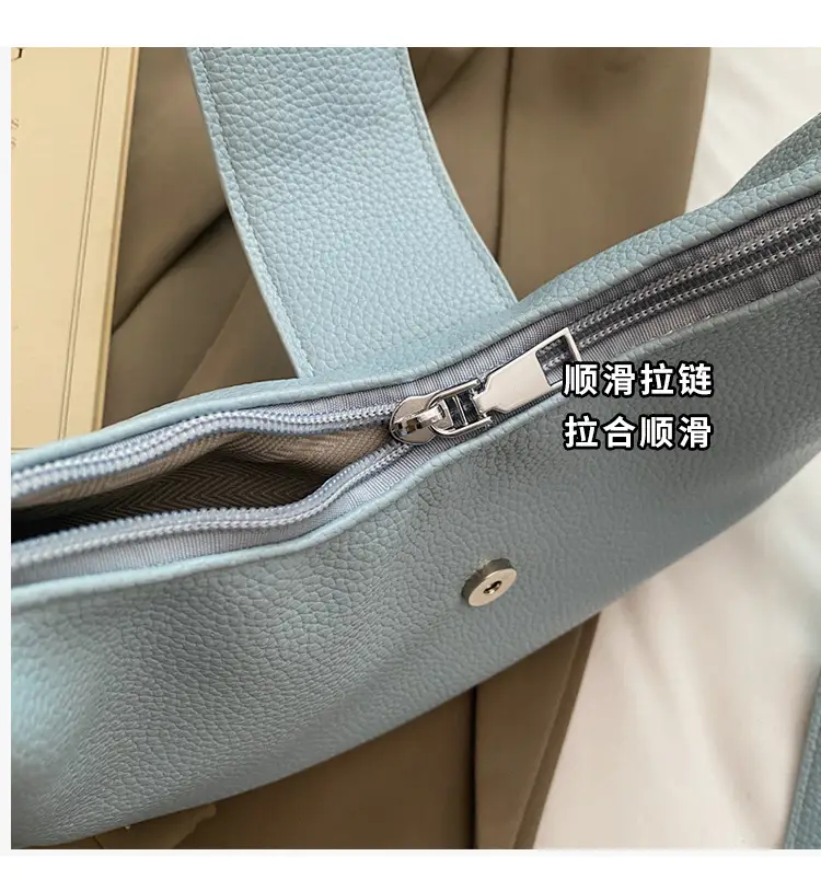 Red Retro Crossbody Bag for Women Summer 2025 — feature 3